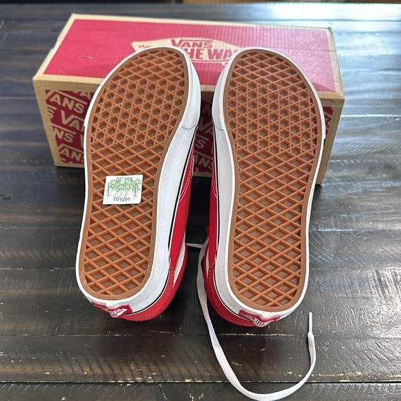 Vans Old Skool Red and White womens 7 asa - Picture 3 of 3